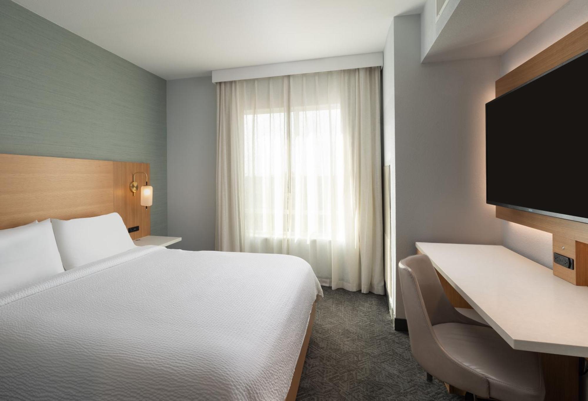 Hotel Doubletree By Hilton Houston Westchase Esterno foto